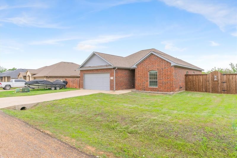 2422 Abigail Lane, Mabank TX 75147 - Photo 2