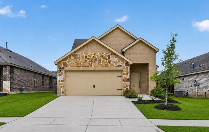 3955 Oak Creek Circle, Denison TX 75020
