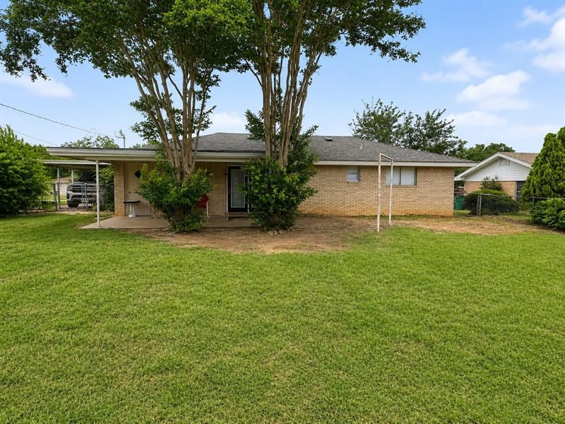 1507 Hulme Street, Bowie TX 76230 - Photo 24