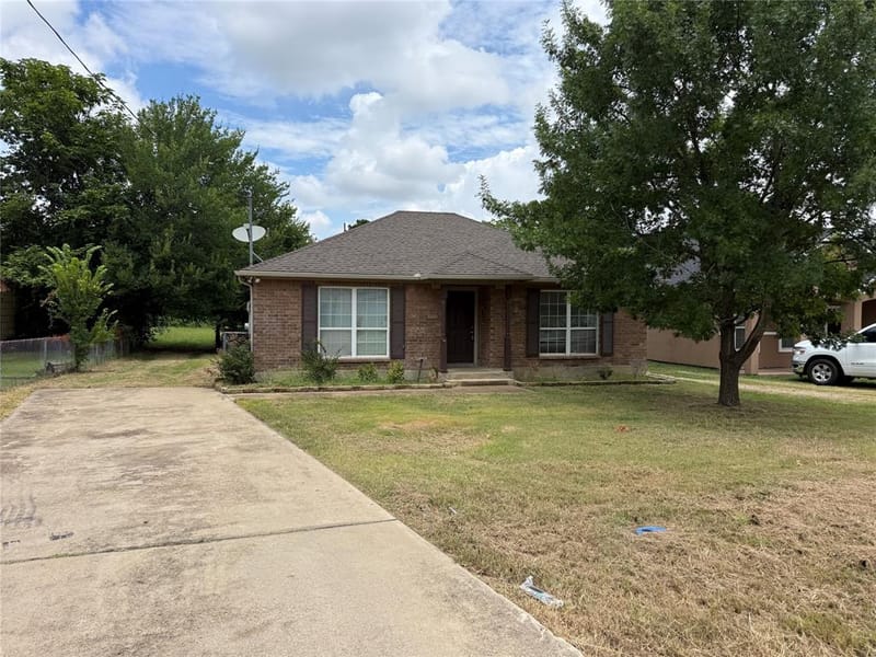 10937 Rockstone Drive, Balch Springs TX 75180 - Photo 2
