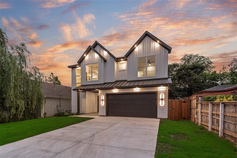 3530 Gibsondell Avenue, Dallas TX 75211 - Photo 2
