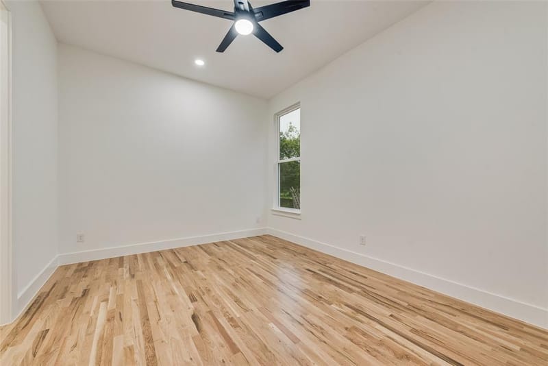 3530 Gibsondell Avenue, Dallas TX 75211 - Photo 32