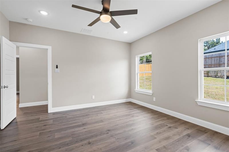 913 Pease River Drive, Granbury TX 76048 - Photo 27