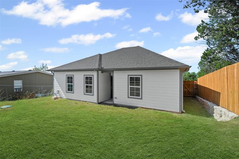 913 Pease River Drive, Granbury TX 76048 - Photo 33