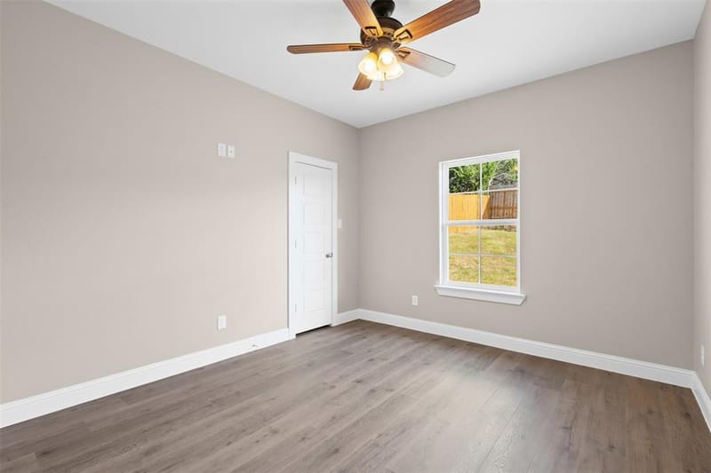 913 Pease River Drive, Granbury TX 76048 - Photo 25