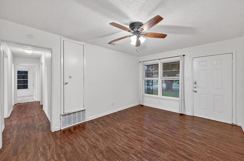 5555 Pinson Street, Fort Worth TX 76119 - Photo 6