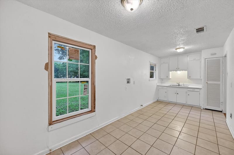 5555 Pinson Street, Fort Worth TX 76119 - Photo 12