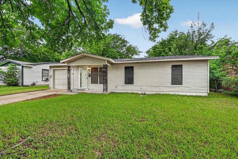 5555 Pinson Street, Fort Worth TX 76119 - Photo 3