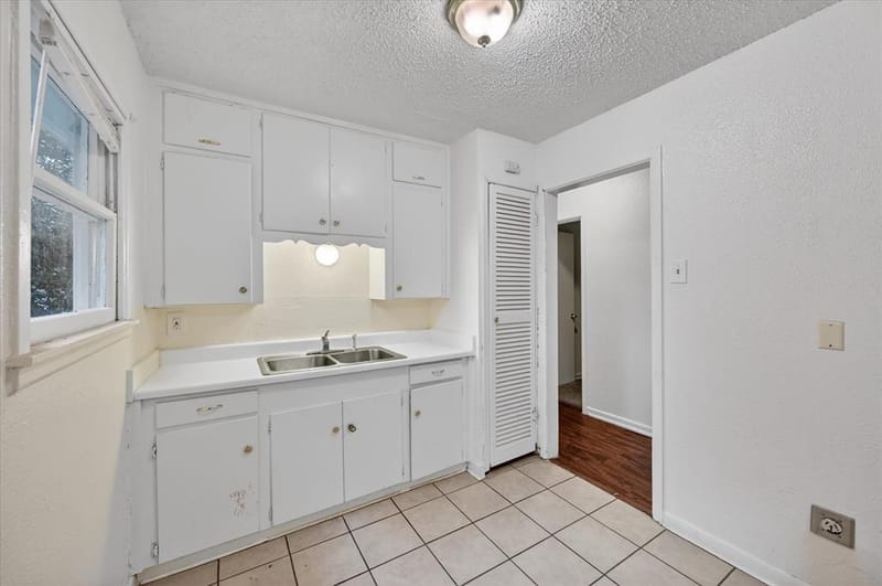 5555 Pinson Street, Fort Worth TX 76119 - Photo 10