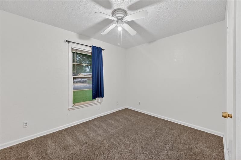5555 Pinson Street, Fort Worth TX 76119 - Photo 14