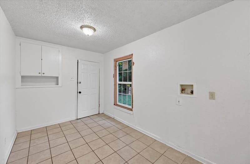 5555 Pinson Street, Fort Worth TX 76119 - Photo 11