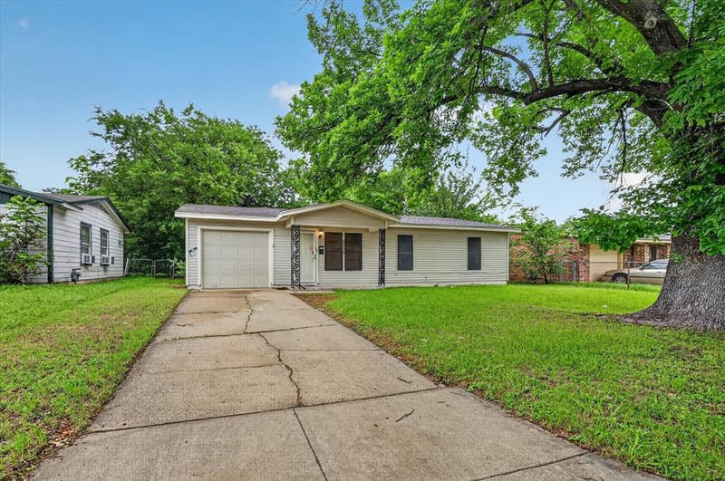 5555 Pinson Street, Fort Worth TX 76119 - Photo 4