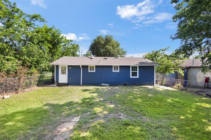 215 E 3rd Street, Ferris TX 75125 - Photo 13