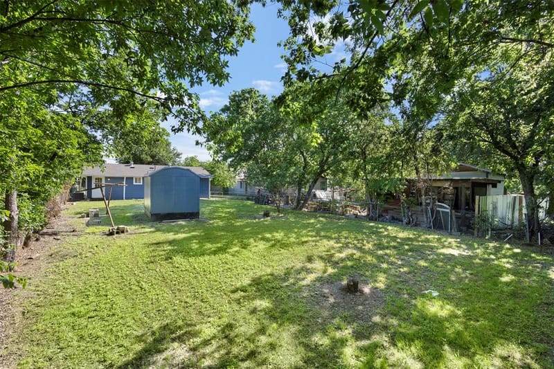 215 E 3rd Street, Ferris TX 75125 - Photo 15
