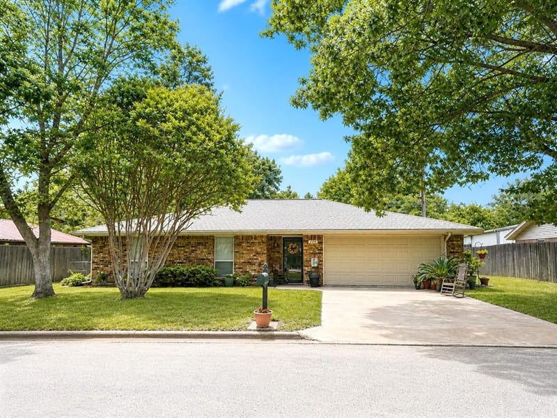 1207 Friona Street, Bowie TX 76230 - Photo 2