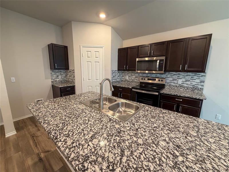 1036 Chambray Drive, Troy TX 76579 - Photo 7