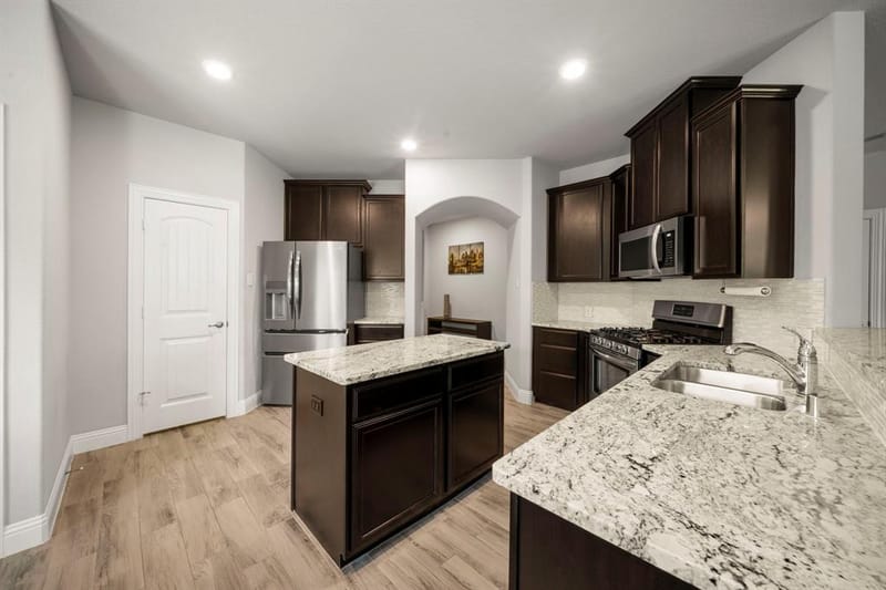 3905 Blessington Drive, Frisco TX 75036 - Photo 7