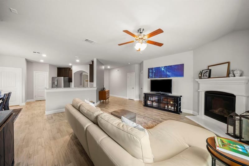 3905 Blessington Drive, Frisco TX 75036 - Photo 4