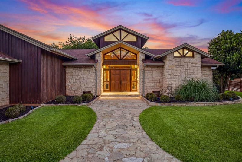 624 Williamsburg Court, Granbury TX 76048 - Photo 6