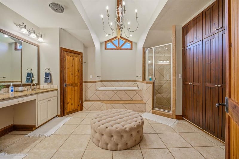 624 Williamsburg Court, Granbury TX 76048 - Photo 20