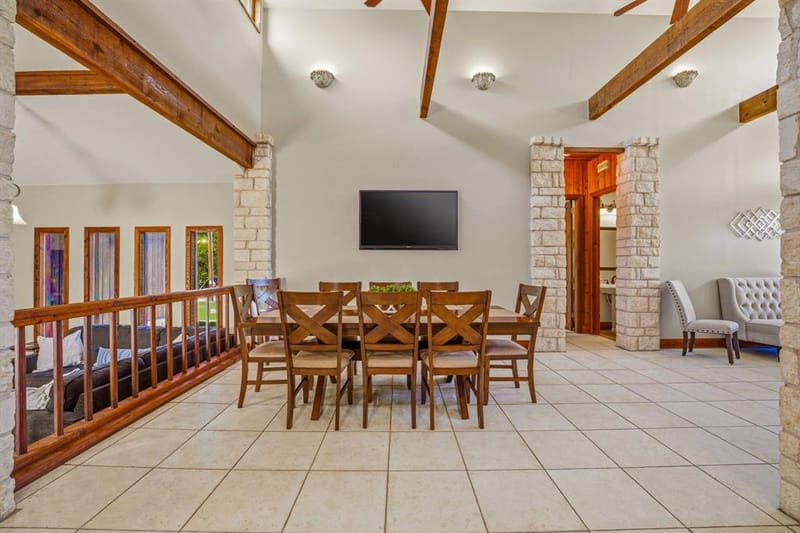 624 Williamsburg Court, Granbury TX 76048 - Photo 10