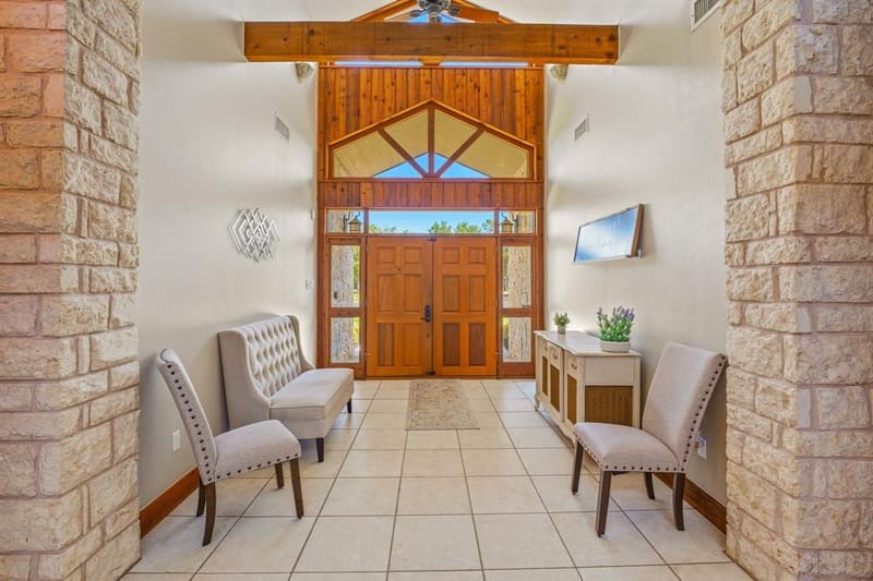 624 Williamsburg Court, Granbury TX 76048 - Photo 8