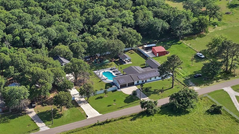 620 E 6Th Street, Springtown TX 76082 - Photo 37