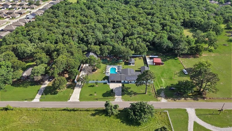 620 E 6Th Street, Springtown TX 76082 - Photo 40