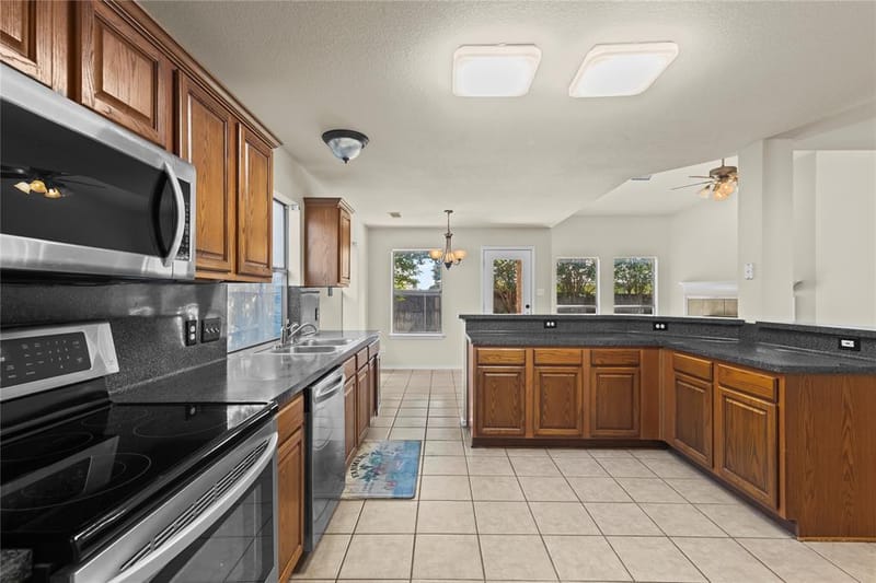 525 Destin Drive, Fort Worth TX 76131 - Photo 8
