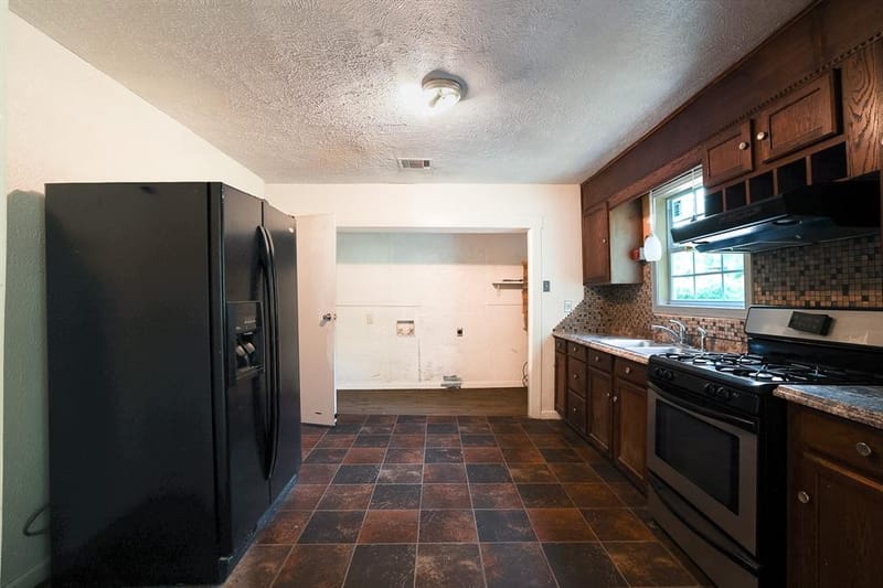 3810 Park Street, Greenville TX 75401 - Photo 4