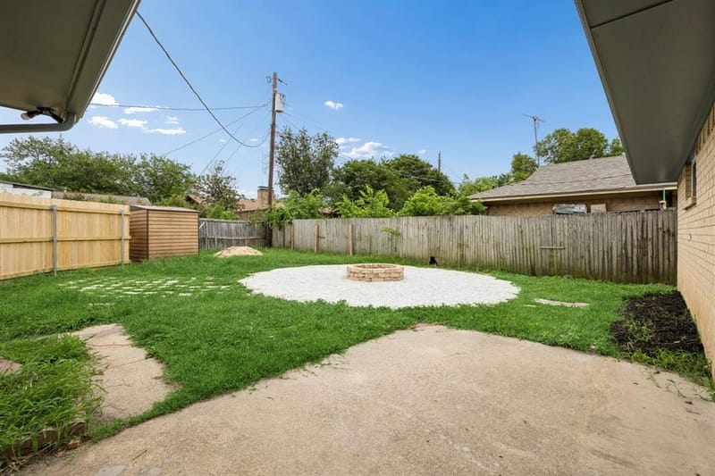 2524 Glen Lea Drive, Irving TX 75062 - Photo 24