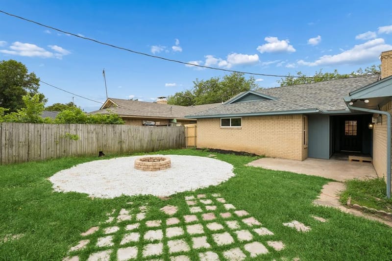 2524 Glen Lea Drive, Irving TX 75062 - Photo 25
