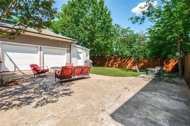 9020 Westbriar Drive, Dallas TX 75228 - Photo 27
