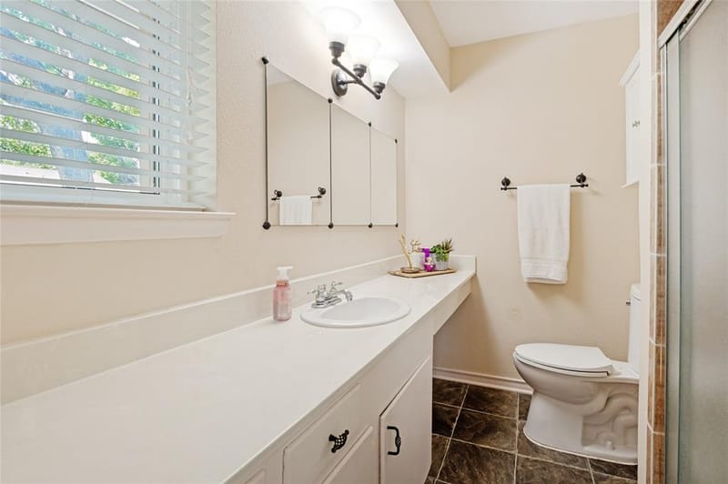9020 Westbriar Drive, Dallas TX 75228 - Photo 22