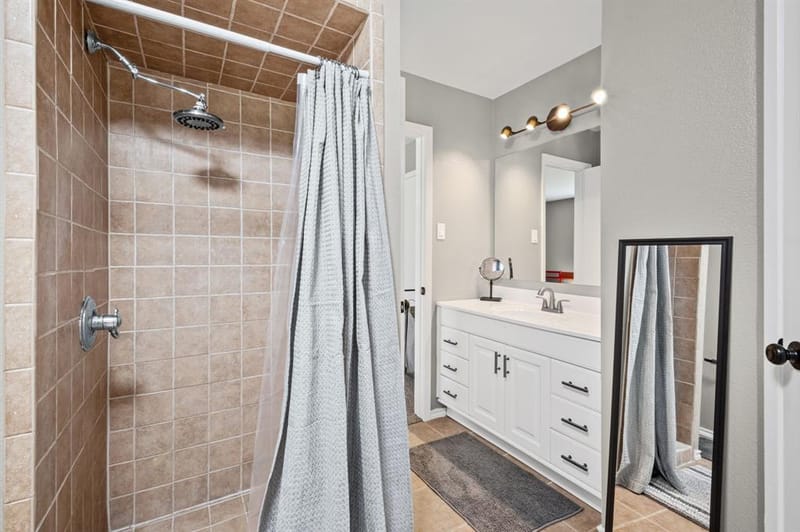 1023 Auburn Drive, Arlington TX 76012 - Photo 13