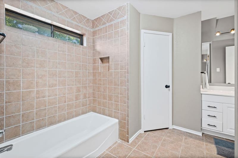 1023 Auburn Drive, Arlington TX 76012 - Photo 12