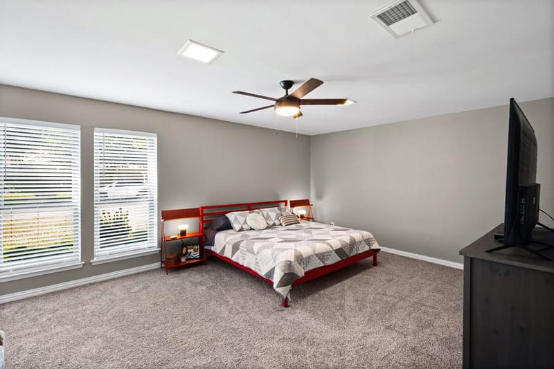 1023 Auburn Drive, Arlington TX 76012 - Photo 9