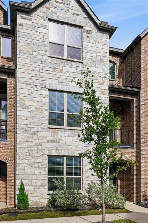 321 Ukiah Street, Lewisville TX 75056