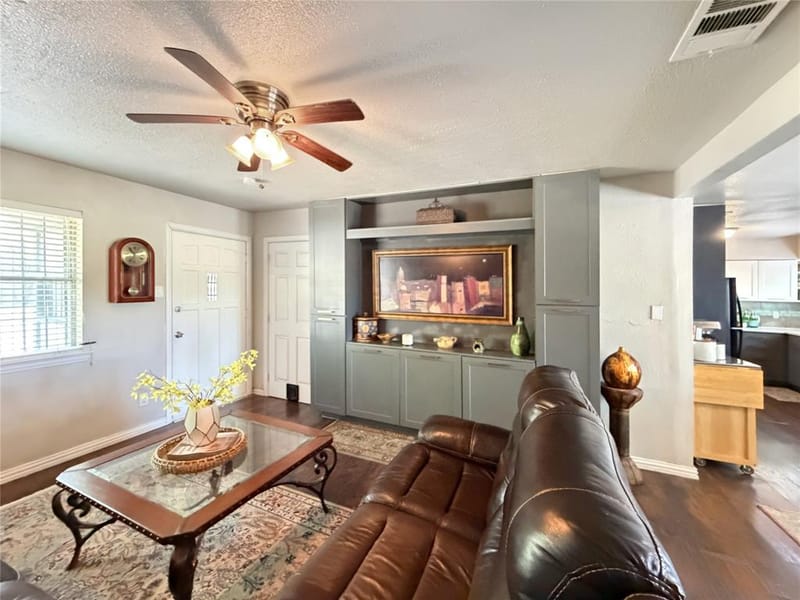 2243 Inca Drive, Dallas TX 75216 - Photo 3