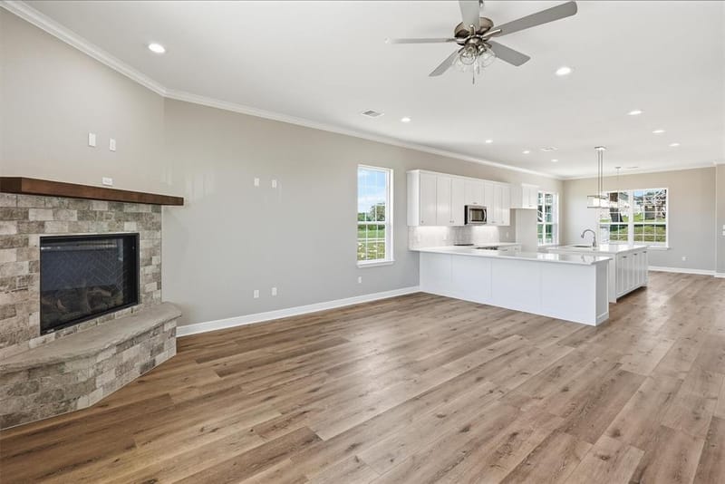 5126 Country Club Drive, Granbury TX 76049 - Photo 7
