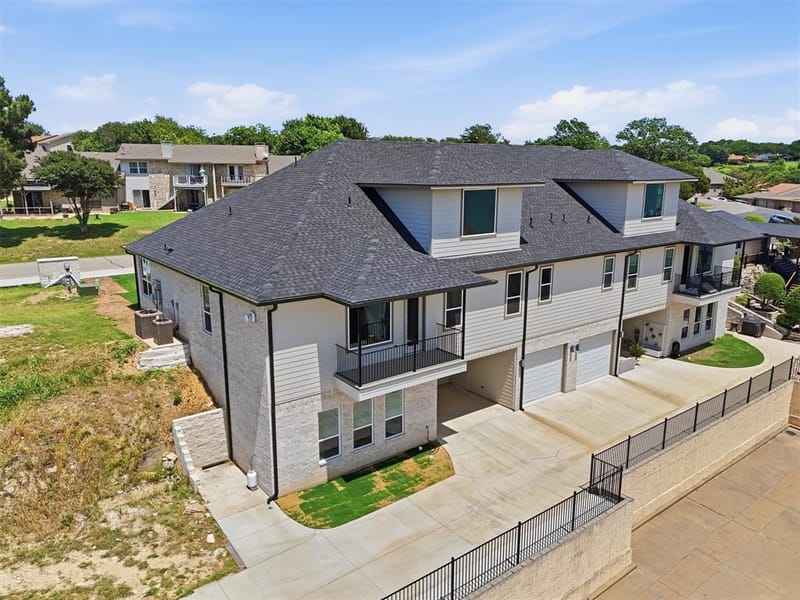 5126 Country Club Drive, Granbury TX 76049 - Photo 3