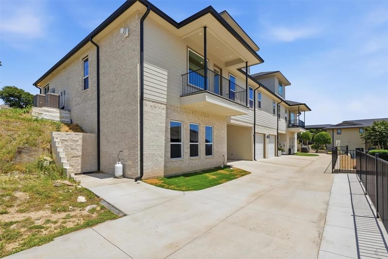 5126 Country Club Drive, Granbury TX 76049 - Photo 32