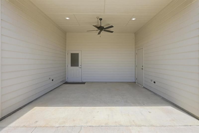 5126 Country Club Drive, Granbury TX 76049 - Photo 31