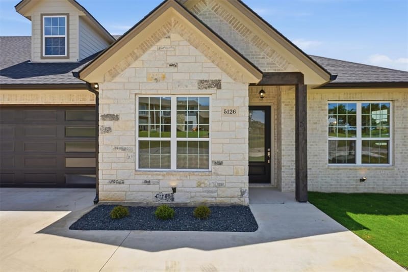 5126 Country Club Drive, Granbury TX 76049 - Photo 4