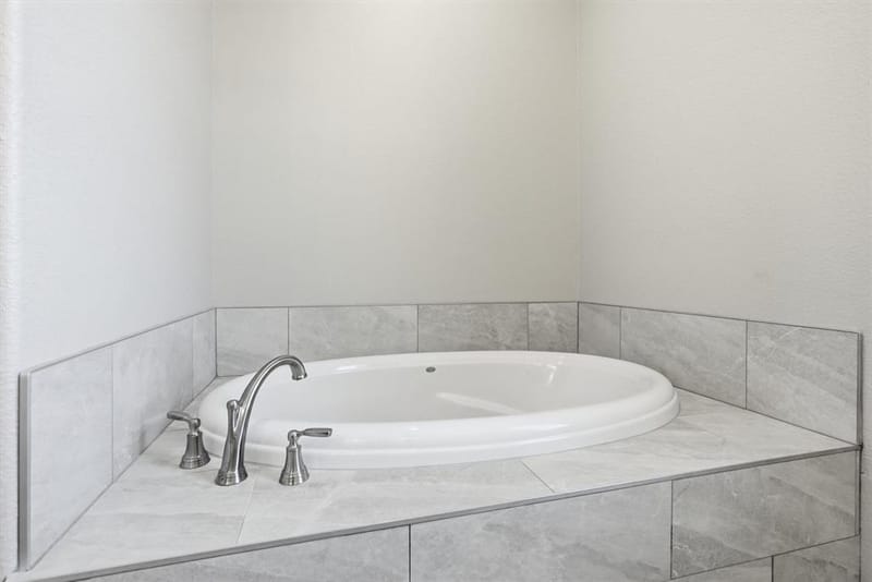 5126 Country Club Drive, Granbury TX 76049 - Photo 21