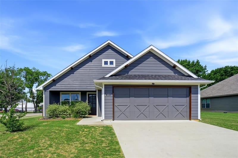 103 Clover Circle, Weatherford TX 76086