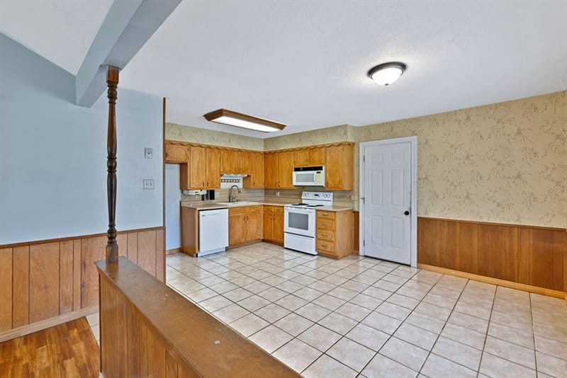 501 Post Oak Lane, Burleson TX 76028 - Photo 6