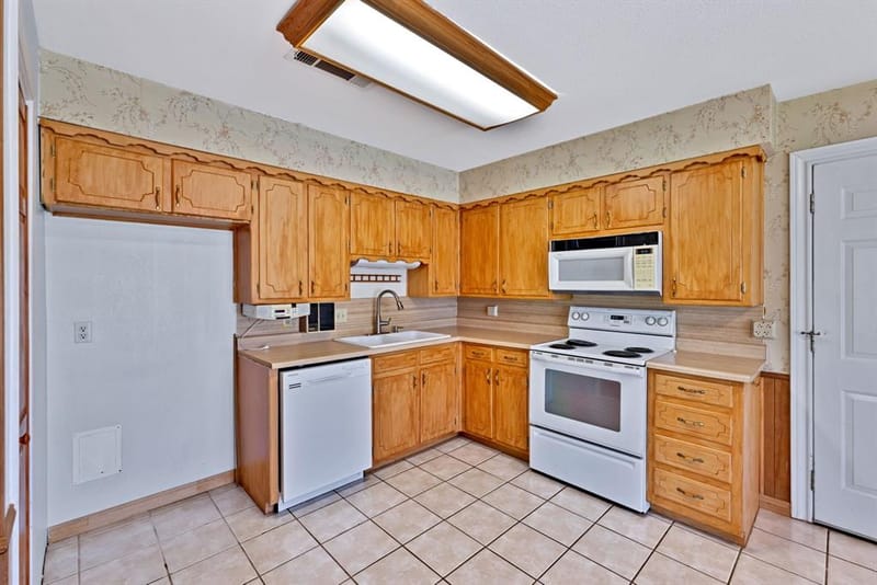 501 Post Oak Lane, Burleson TX 76028 - Photo 7