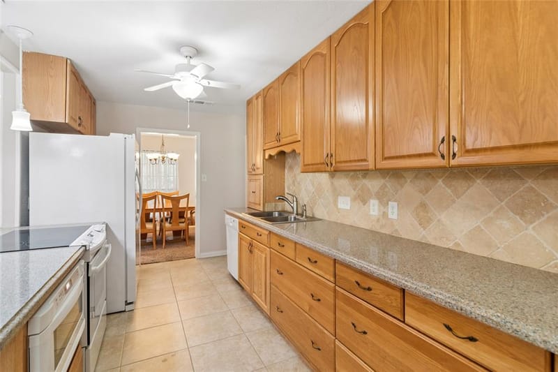 130 Clinton Lane, Midlothian TX 76065 - Photo 12