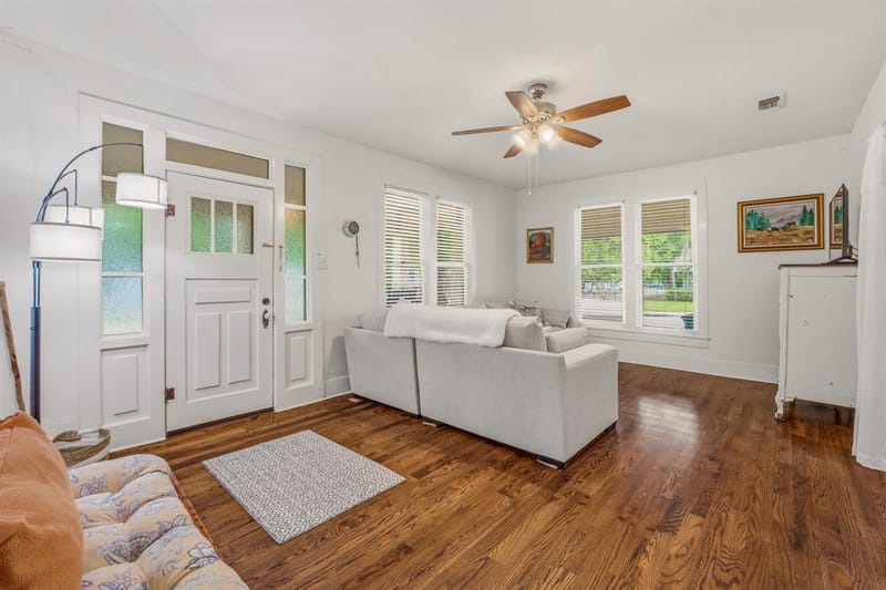 910 S Waco Street, Weatherford TX 76086 - Photo 6